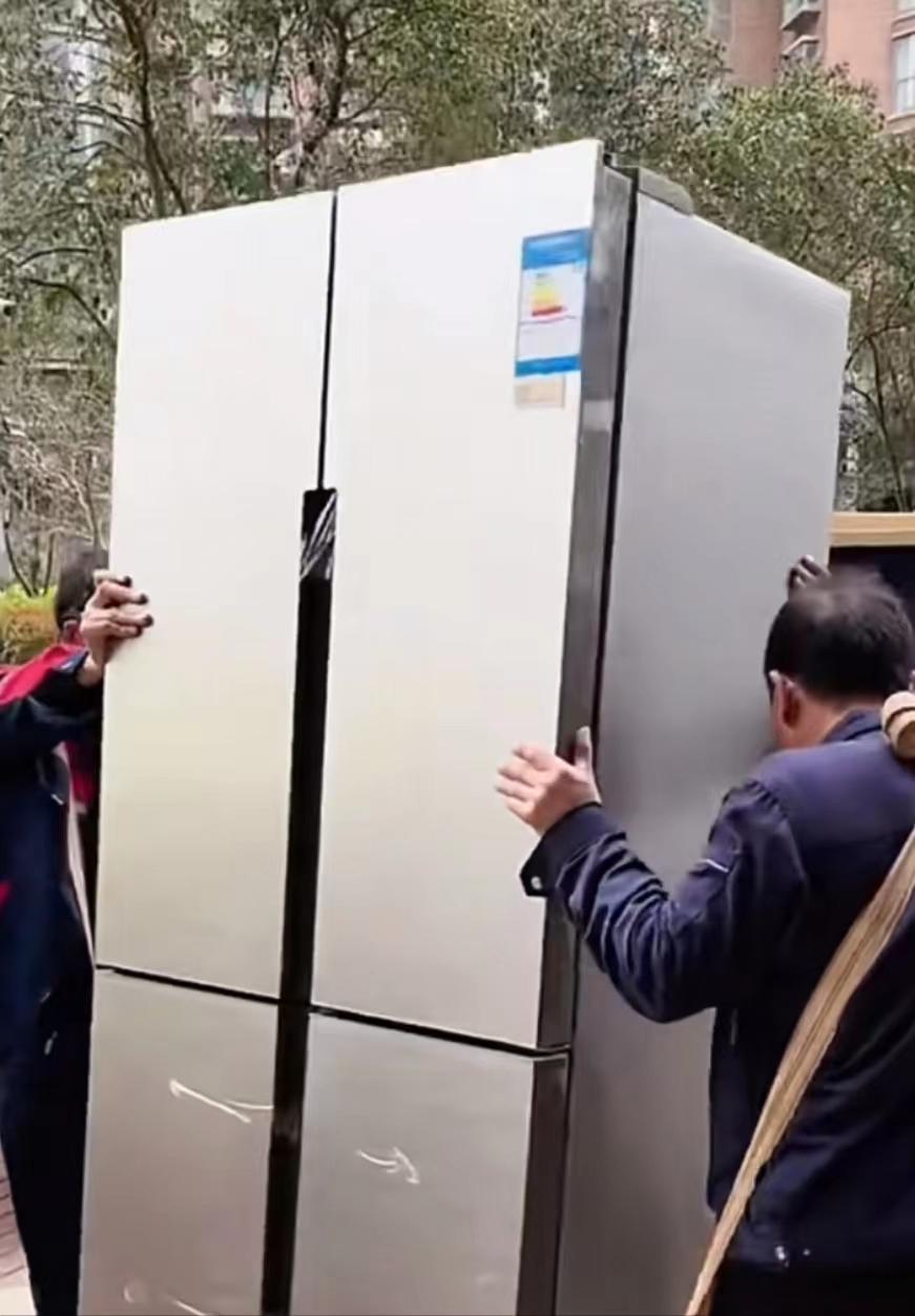 冰箱不制冷断电通电后正常,冰箱会自动停机制冷效果不是很好