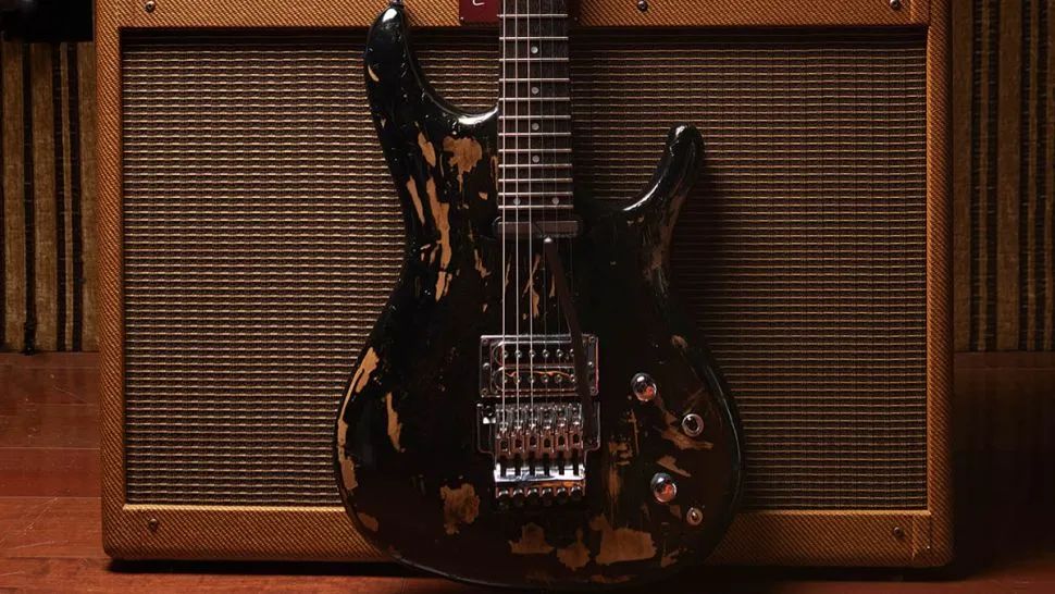 吉他大师stevevai弹海阔天空,吉他大师stevevai弹吉他特点