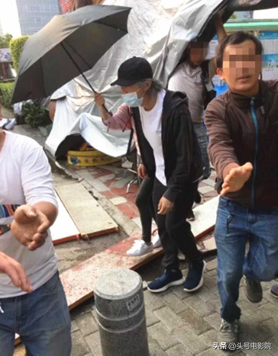 周星驰少林女足招募,女足门将赵丽娜官宣退役评价