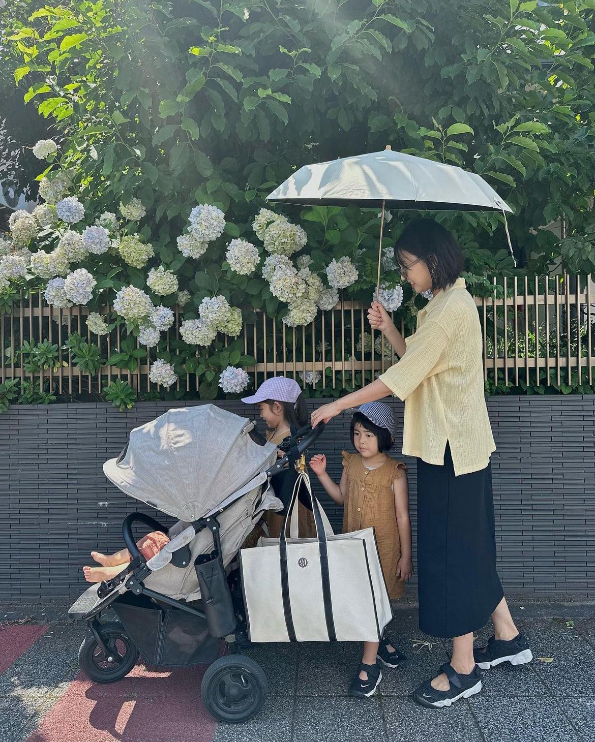 辣妈清爽的穿搭气质优雅美丽迷人,慵懒风妈妈装穿搭