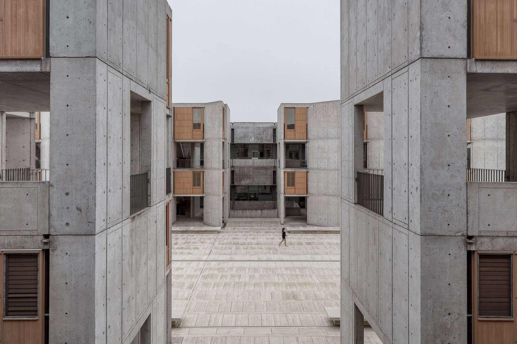 混凝土快速修复地面,混凝土颜色不一样怎么修补