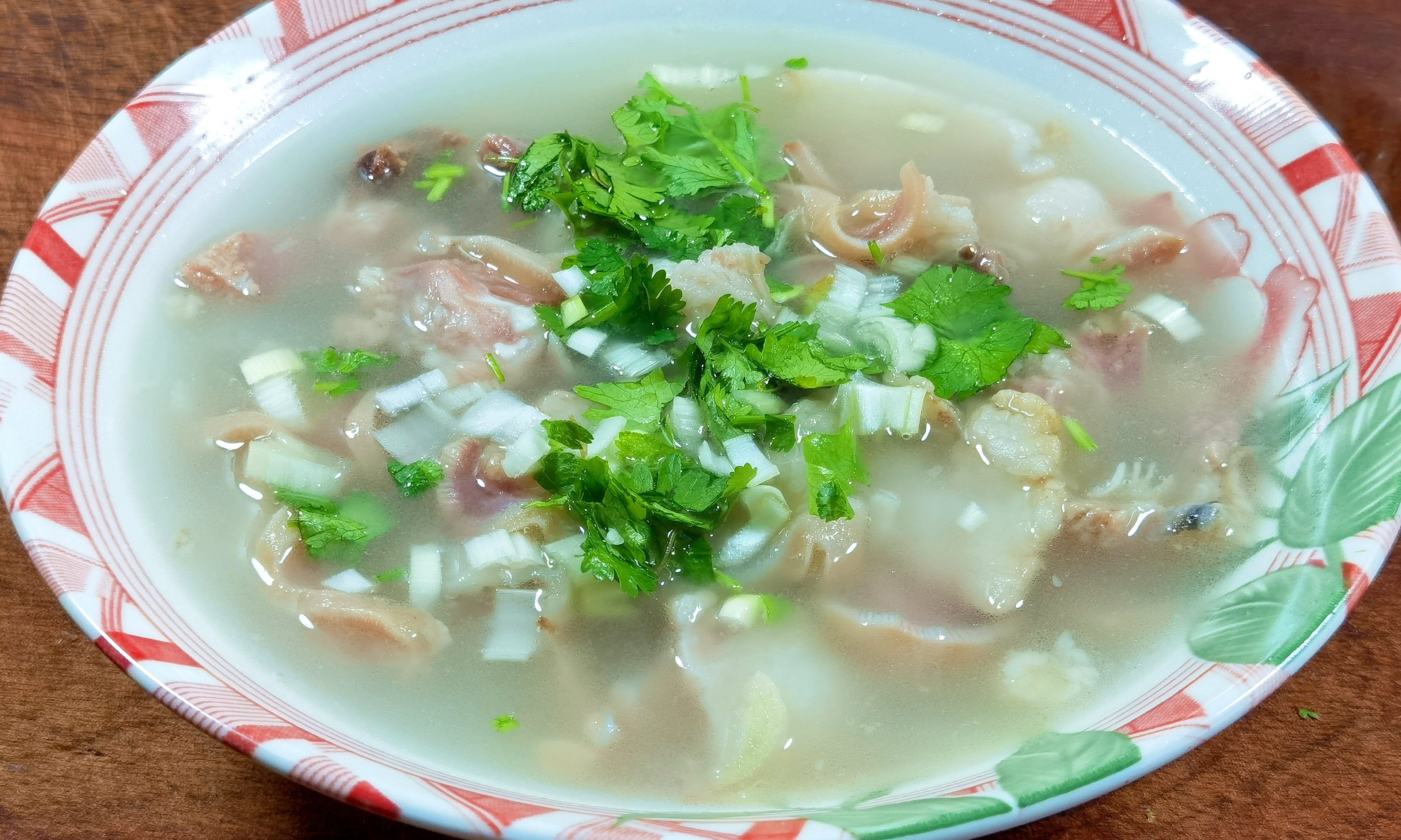 羊肉汤怎么炖不膻且软烂,清炖羊肉汤放多少水合适