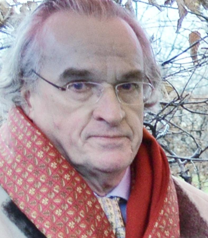 一群疯子，一个落魄王子，483天精心谋划，最终被捕