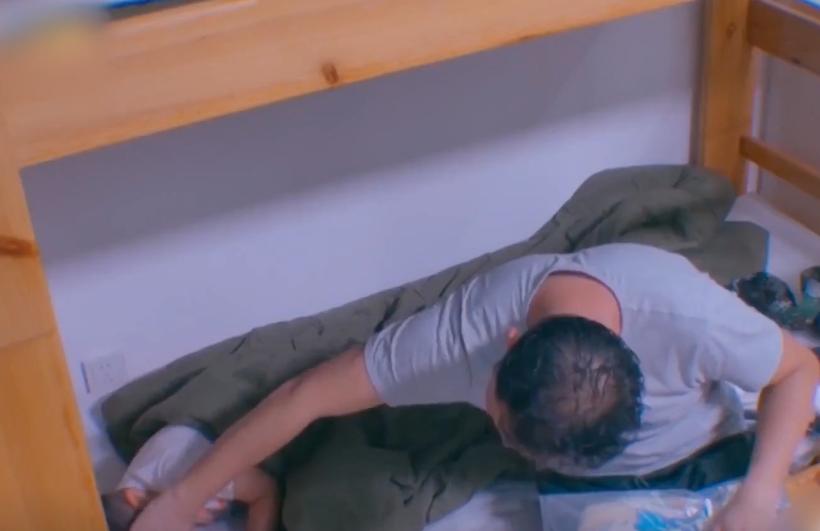 白敬亭沙溢邪不压正,沙溢年轻时的颜值和白敬亭