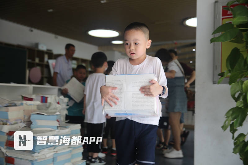 一年级萌新,一年级新生入学福州