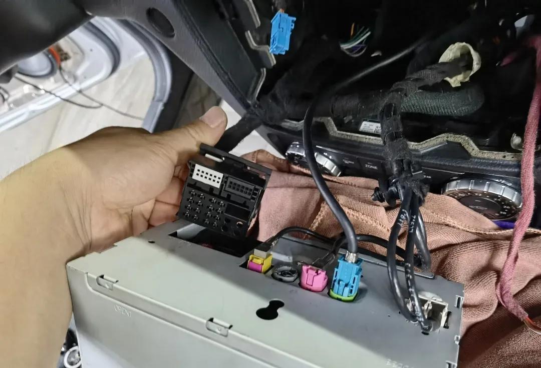 奔驰glk300改装经典版,享受奔驰原厂柏林之声