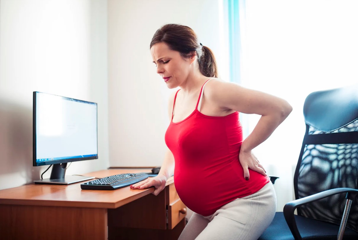 夏天孕妇老往厕所跑，尿频尿急太过煎熬，这五种方法能缓解困扰