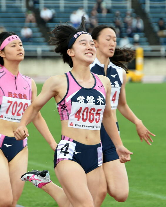 常盘木学园·千叶安珠以11秒84夺得100米全国冠军，刷新大赛4继2冠