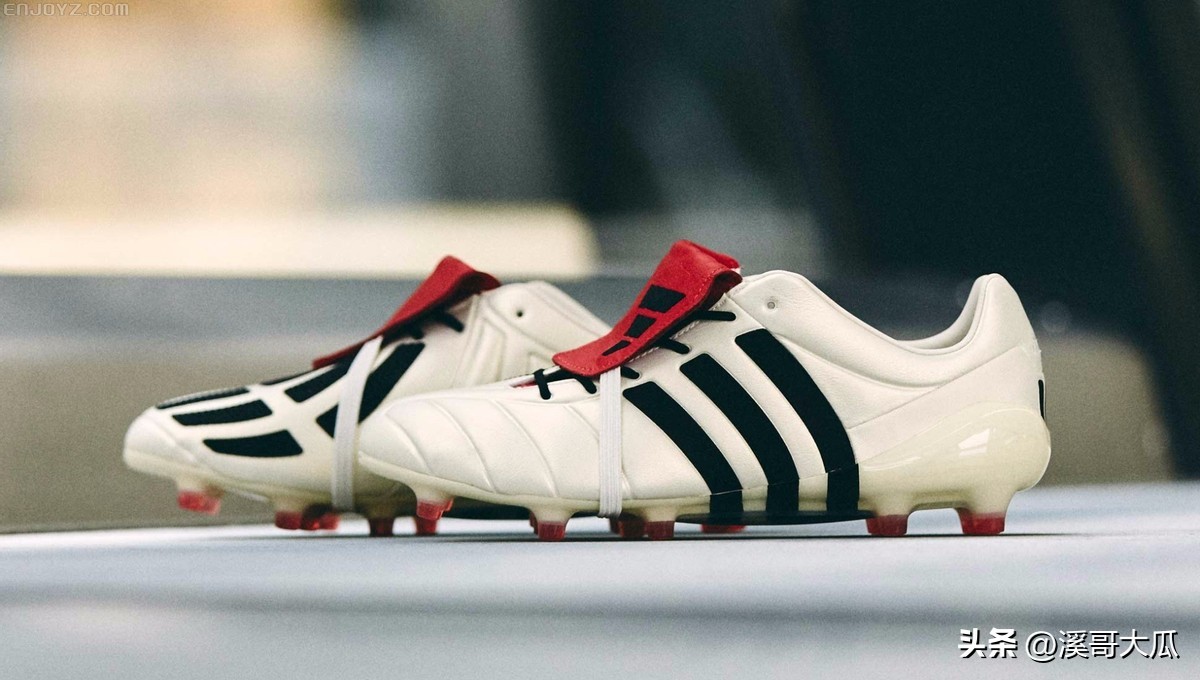 全球公认十大经典足球鞋,足球鞋新鞋拍照