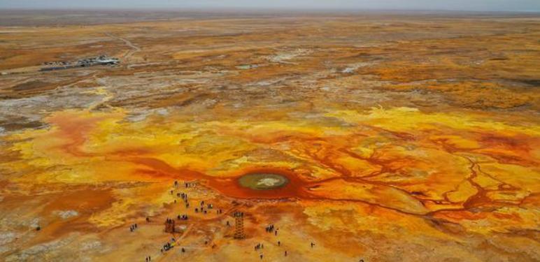 柴达木怪湖之谜,青海湖恶魔之眼为什么吸引动物