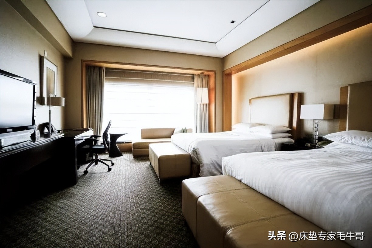为什么酒店床垫比普通床垫舒服 (星级酒店的床垫和正常床垫的区别)