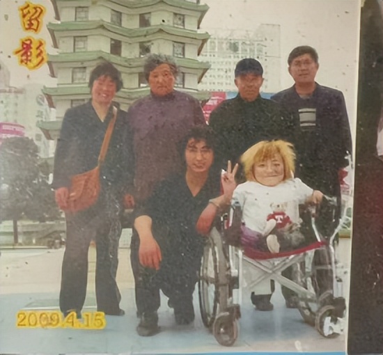 女富豪李喜梅简历,上海女首富李喜梅结婚