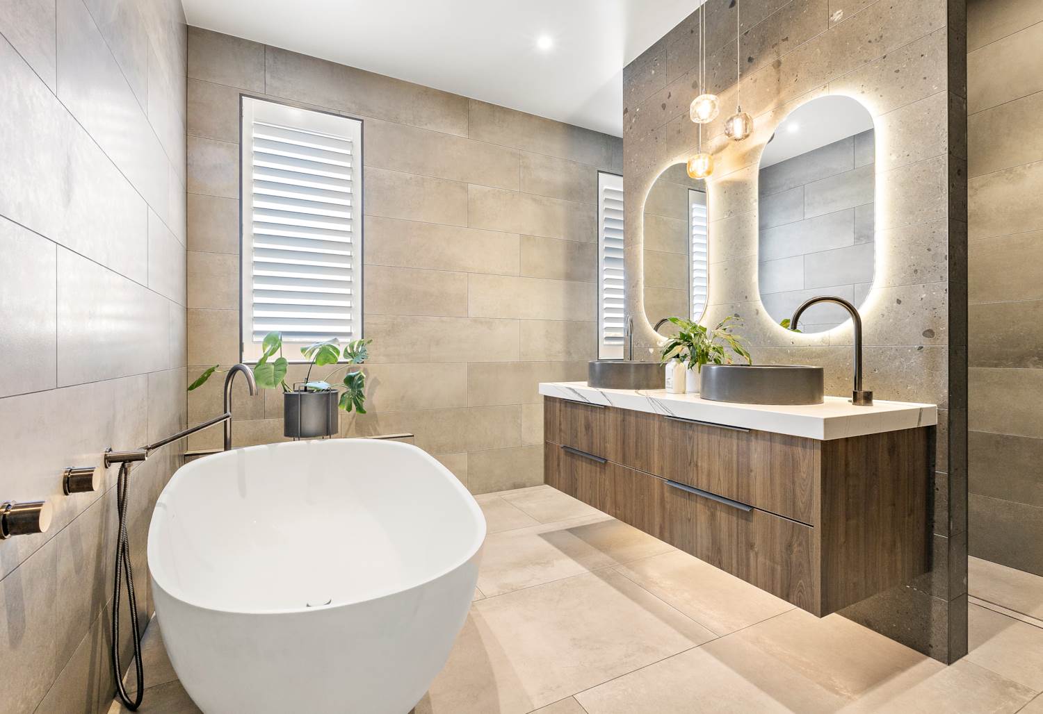 20万纽币能在新西兰买房子吗,新西兰买地盖房靠谱吗