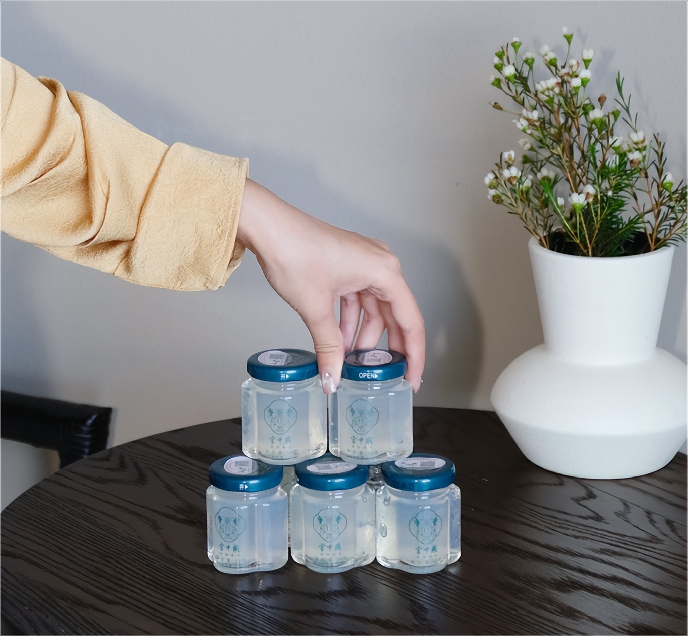 每日精致进补燕窝,时令鲜果燕窝