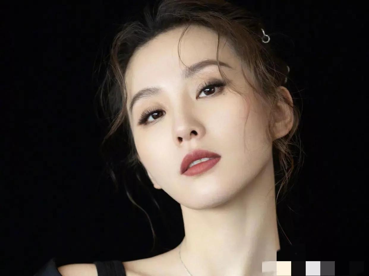 刘亦菲和宋轶谁更美,刘亦菲宋轶最新写真