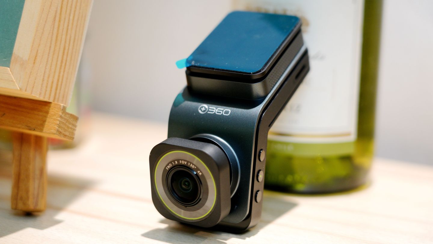 360g900和海康威视c8夜间行车对比,海康威视与360行车记录仪哪个更好