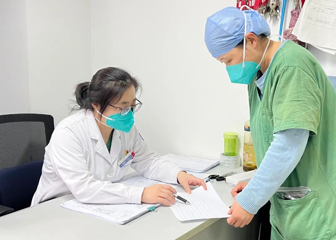 疫情防控医护人员守护,医院保障疫情期间危重患者救治