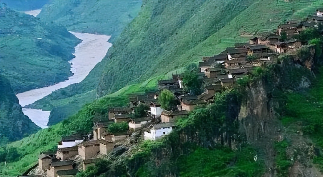 世界上最著名的十大古镇,云南著名古镇景点排名