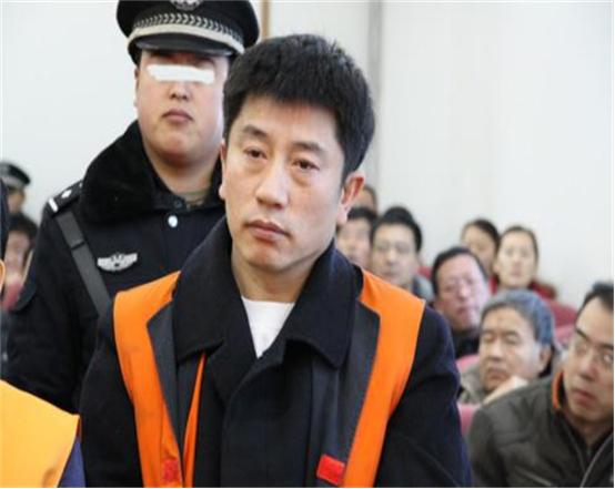 “万里大造林”的*相贵陈**：开悍马花182万买手机号，08年成阶下囚