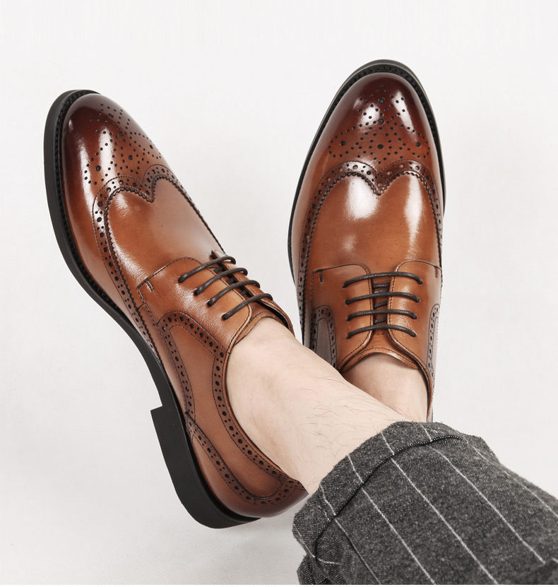 50岁男人穿什么鞋子好看又百搭,中年男士穿什么样的鞋好