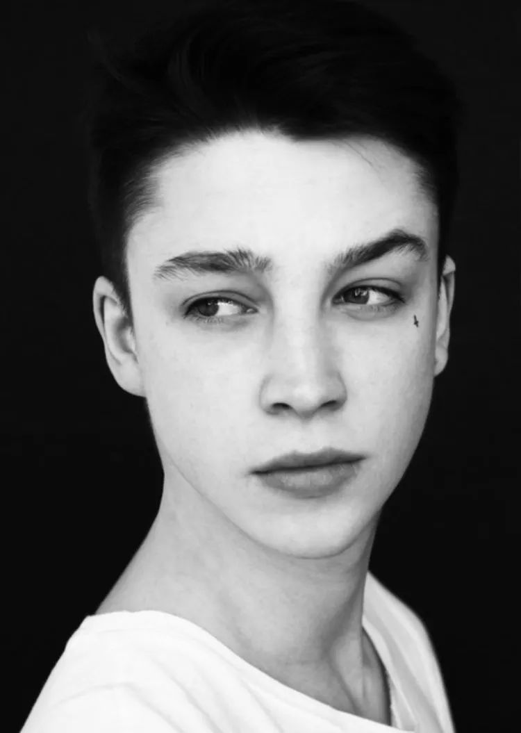 阿什·斯戴梅斯特年轻时颜值,阿什斯戴梅斯特演的什么电影