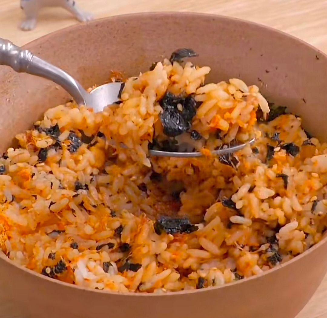 米饭做的好吃只需要这三样食材,米饭这样做好吃到连碗都舔干净