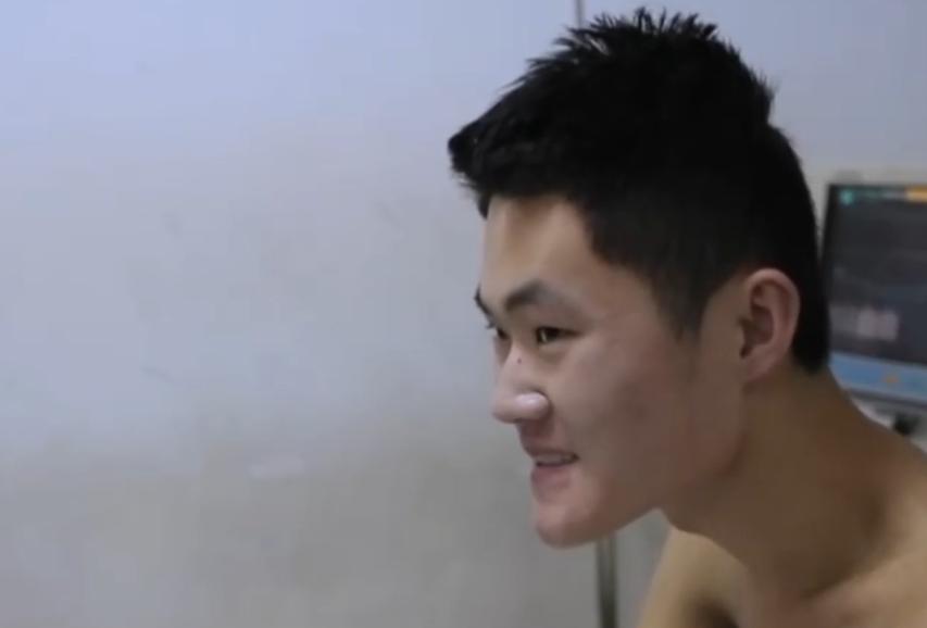 小伙喝下百草枯被医生抢救回来,29岁小伙喝下百草枯农药拒绝治疗