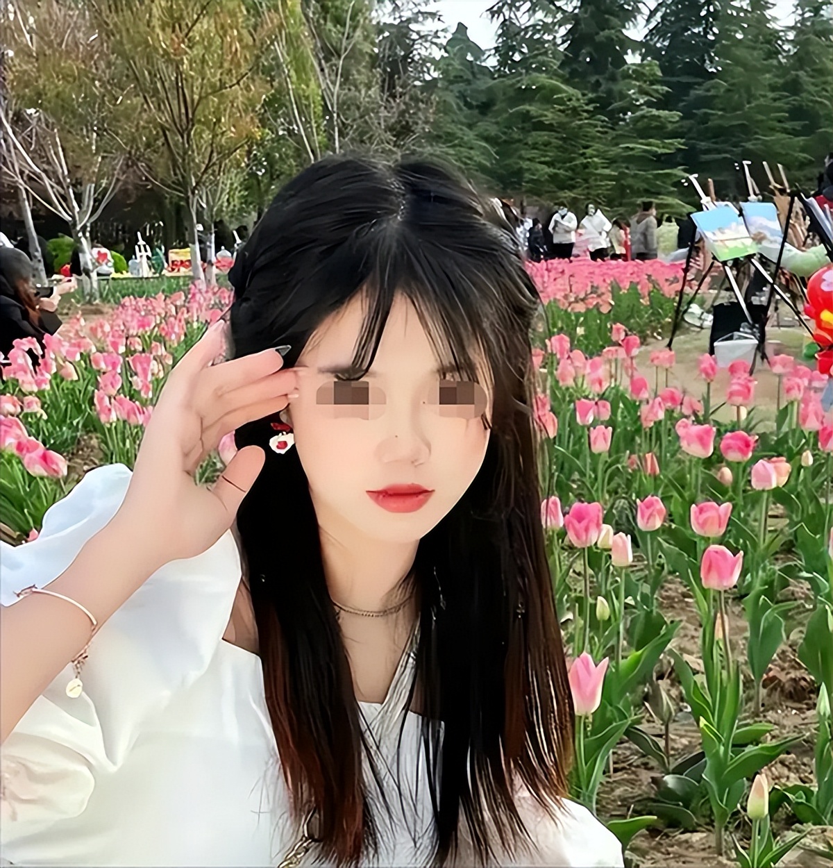 女大学生劈腿渣男寻求刺激，向在外地的男友要生活费，男友讨说法