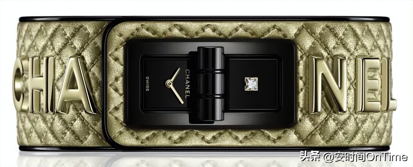 与香奈儿号宇宙飞船一起星际穿越