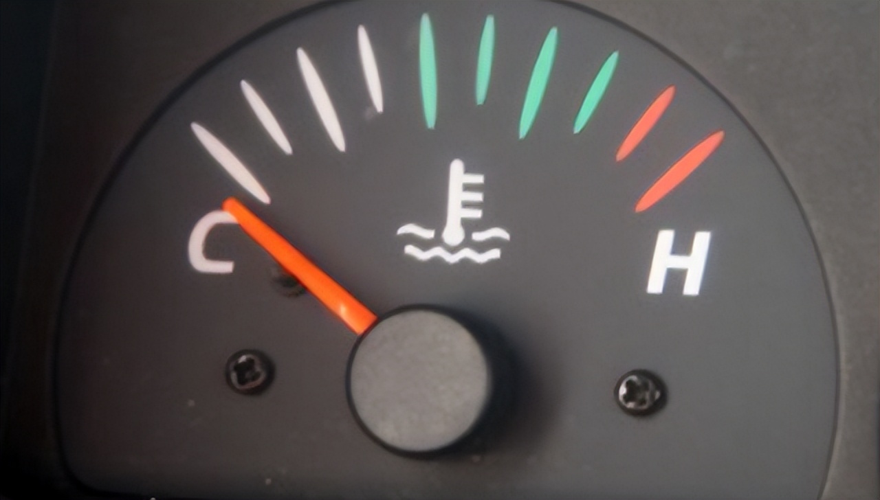 水箱是凉的但是水温过高,水温过高水箱漏水怎么应急处理