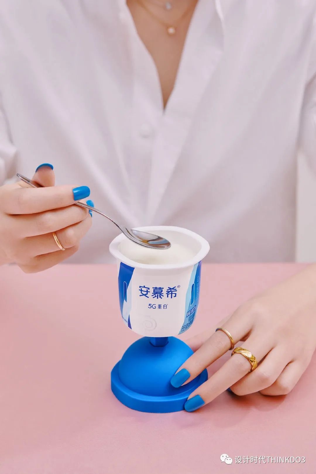 安慕希新款酸奶广告,安慕希酸奶的风格定位