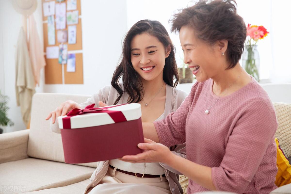 做销售要怎么送礼,做销售要给客户合理的建议