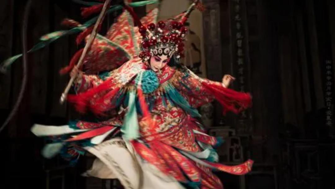 刀马旦李玟周杰伦颁奖礼,李玟刀马旦2002现场颁奖礼