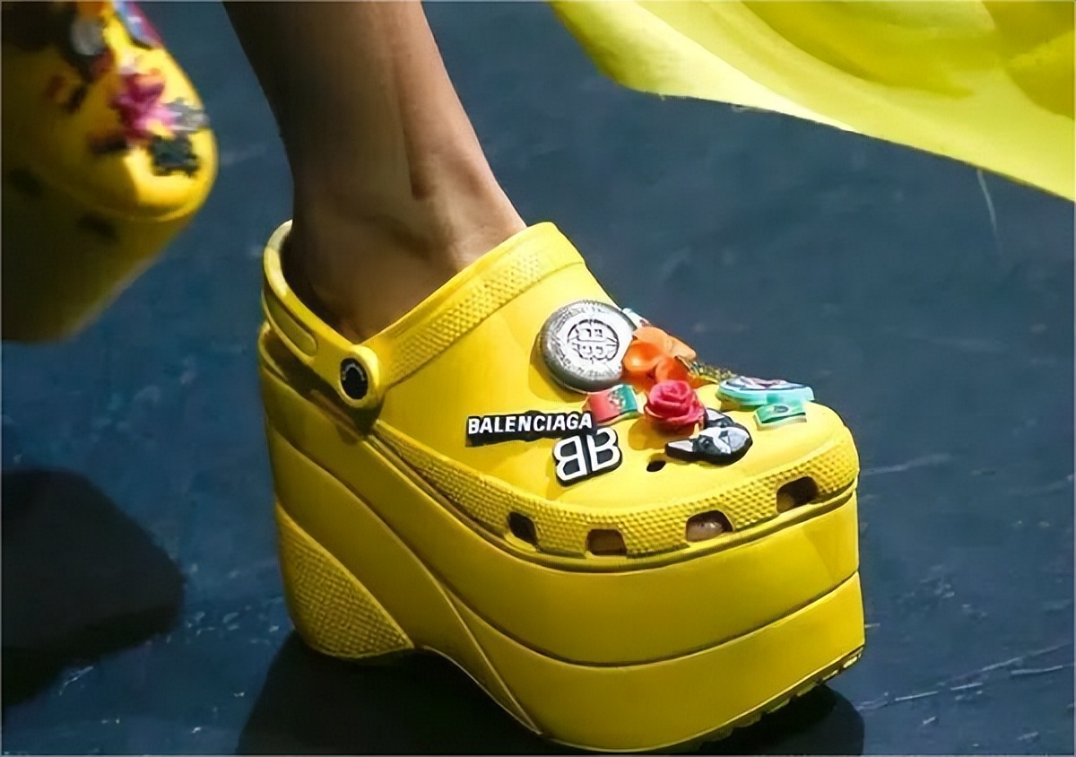 优调洞洞鞋爆皮,优调的洞洞鞋质量如何