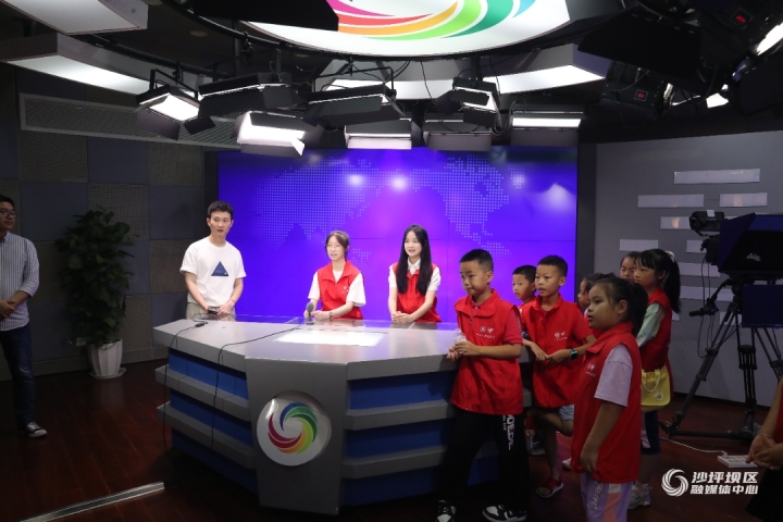 “沉浸式”看沙坪坝,红岩小记者研学行有趣又好玩