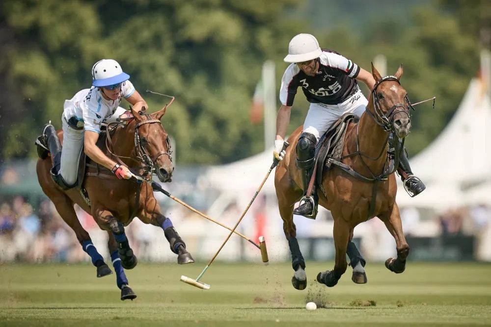 高定位无热炒，这个运动正装通吃的系列可谓样样能打