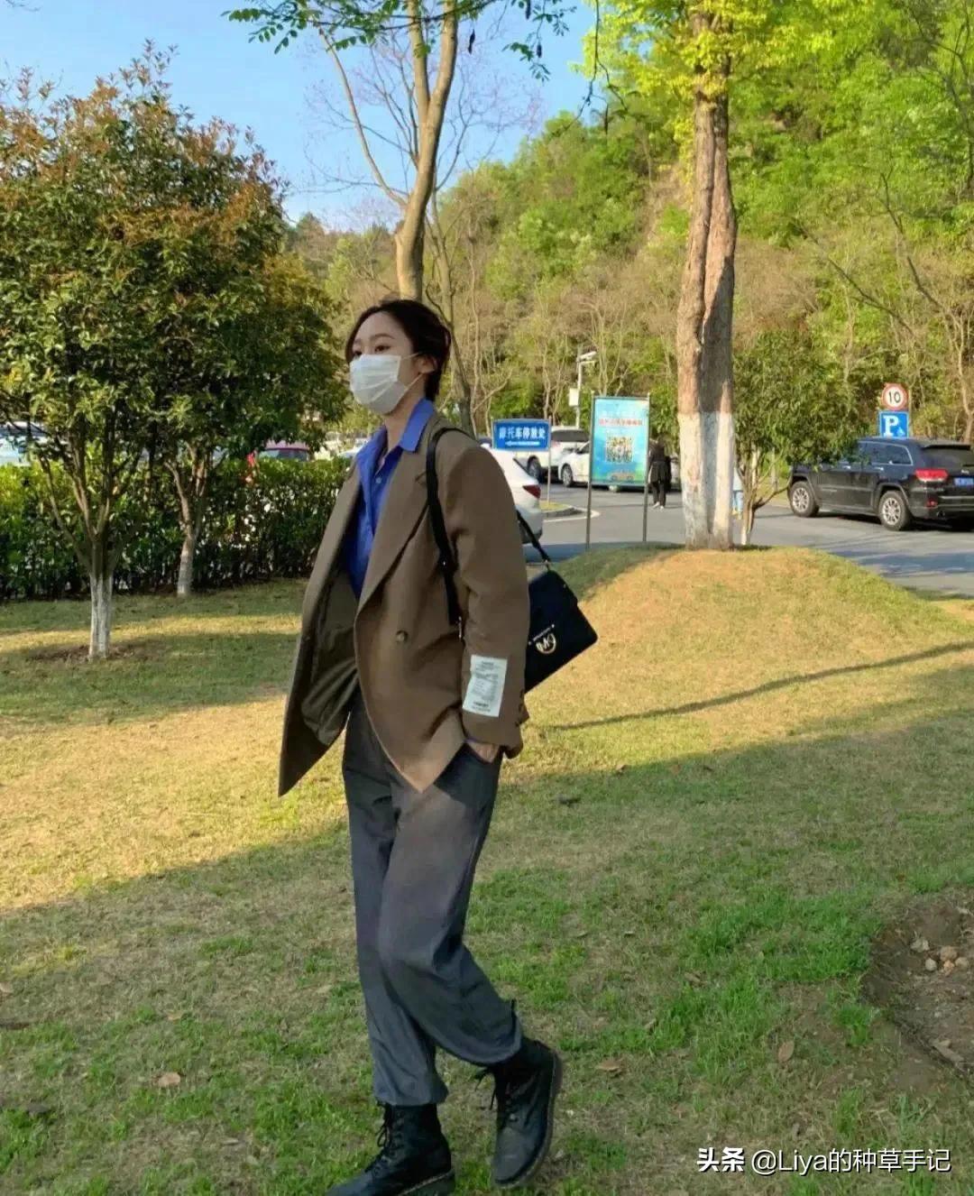 马丁靴配什么裤子好看女,卡其色马丁靴搭配裤子男