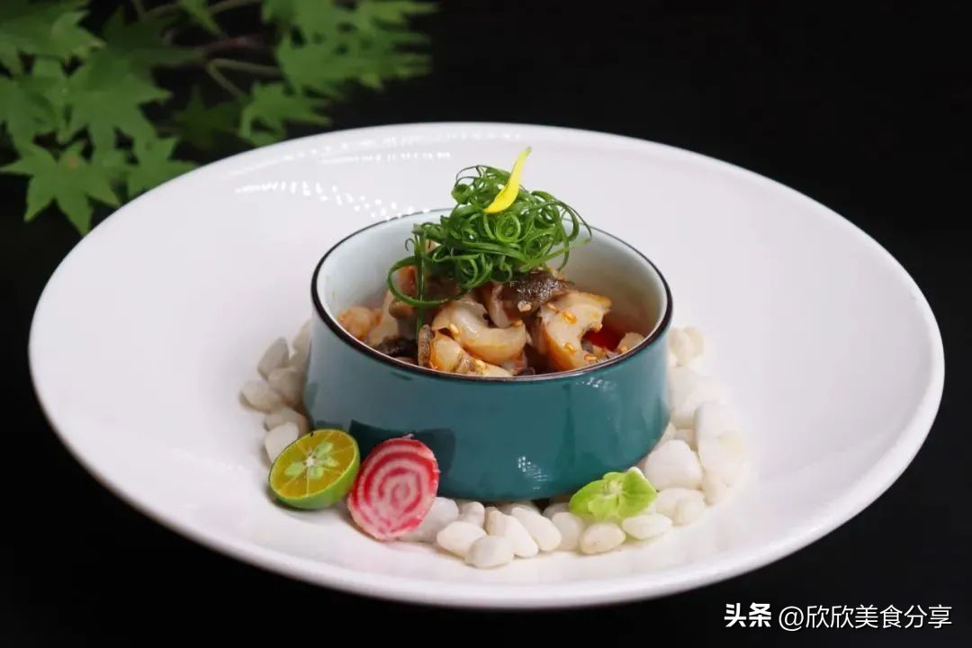 缙云中维香溢大酒店服务员,缙云香溢大酒店附近美食