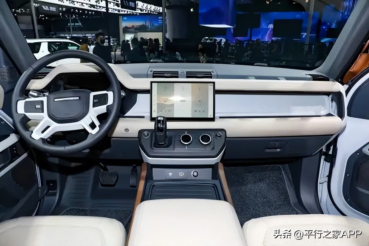 全新路虎卫士正式上市,2022款路虎揽胜卫士上市