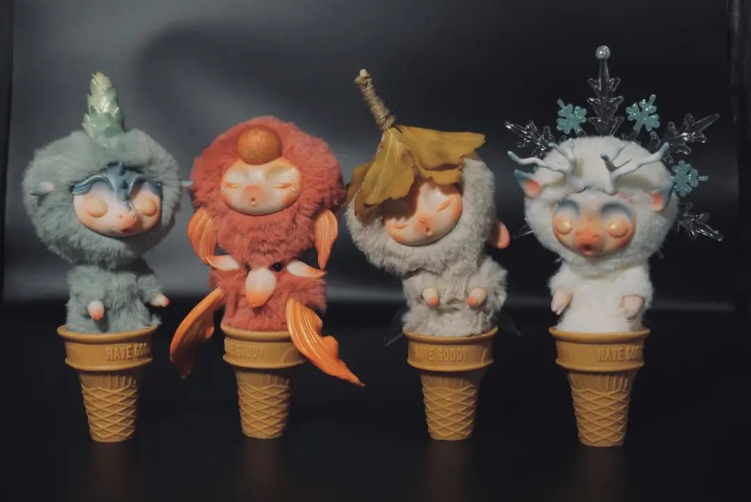 他们靠幻想挣钱，有人排一年队等它，有人花好几万抢拍