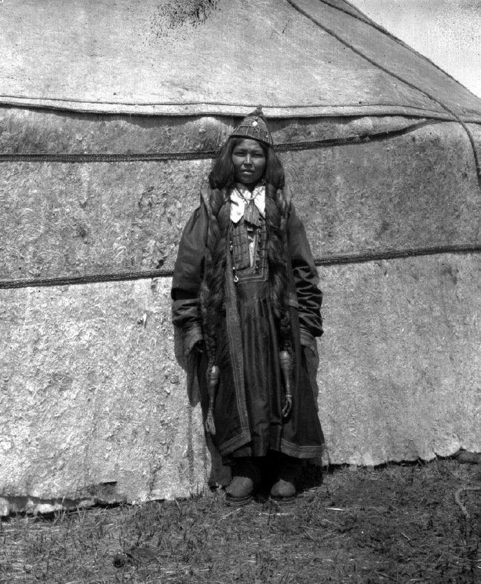 日军日记：*安妇慰**不服从管教，我很愤怒，用*刀刺**插入她的*体下**