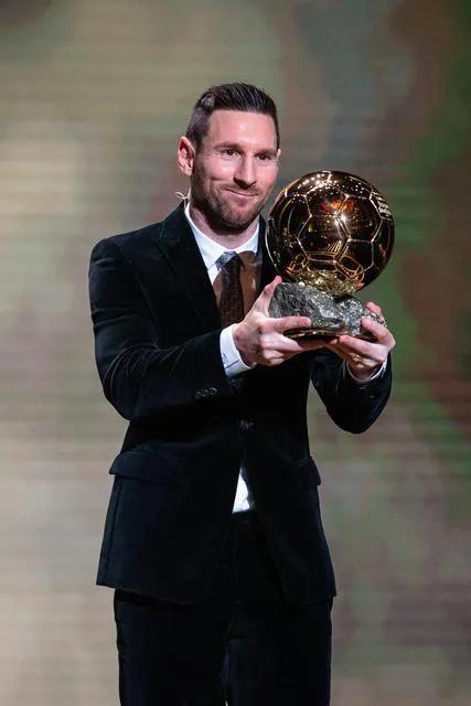 梅西争议最大的世界足球先生,梅西有几个世界足球先生