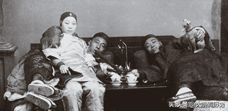 日军日记：*安妇慰**不服从管教，我很愤怒，用*刀刺**插入她的*体下**