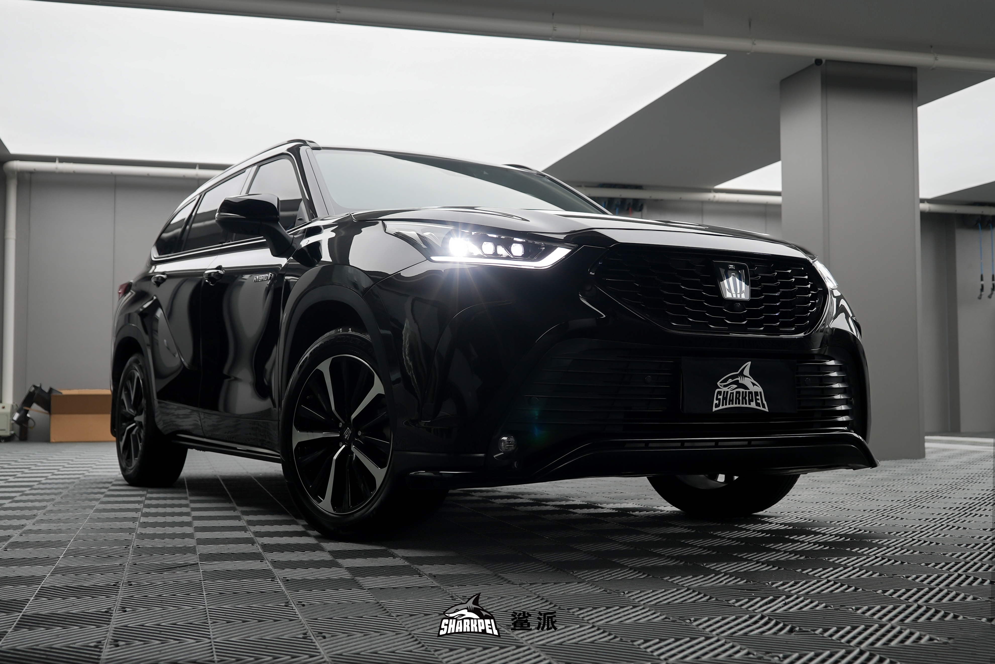 阳泉皇冠陆放隐形车衣,皇冠陆放隐形车衣