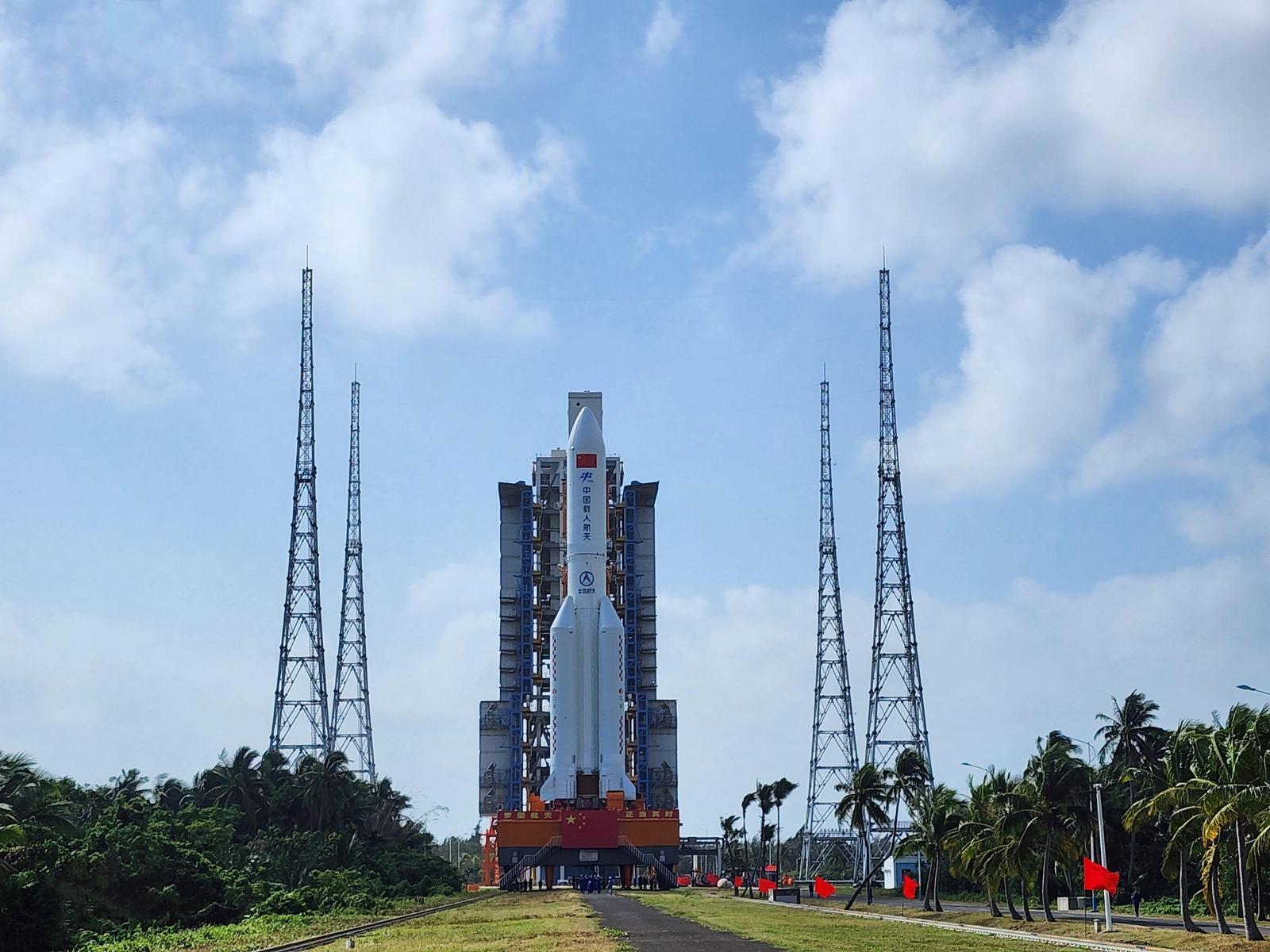 梦见助推器坠入大气层,梦天发射场航天实验舱空间站