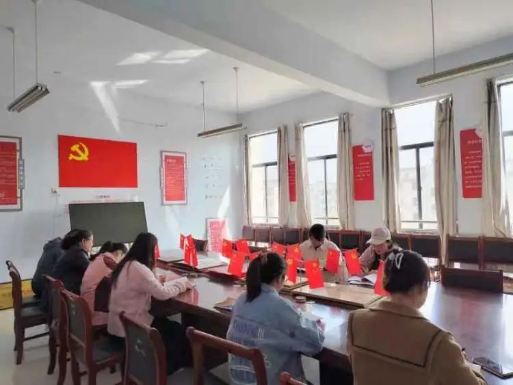 教联体开展小学英语教研活动,小学英语老师教研课活动简讯