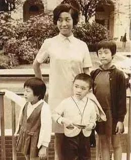 周星驰至今单身的原因,周星驰单身未解之谜