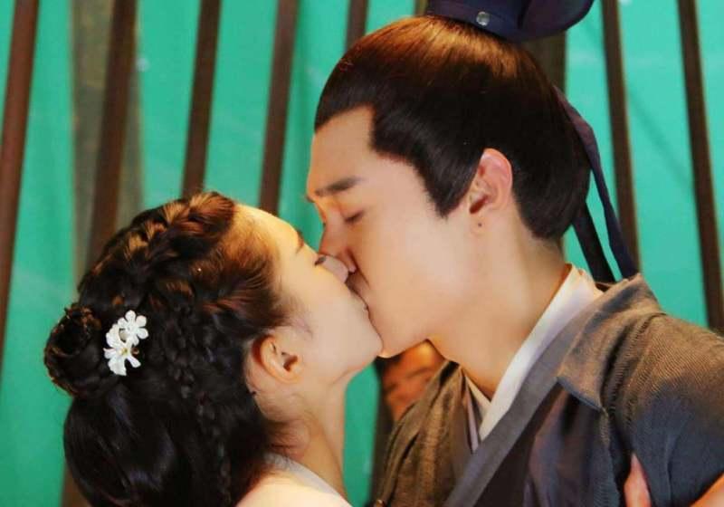 赵丽颖拍吻戏什么表现,赵丽颖拍吻戏会怎么做