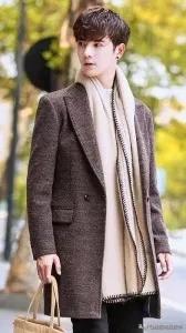 男士黑色大衣内搭什么颜色打底,男士穿大衣怎么搭配裤子和鞋子