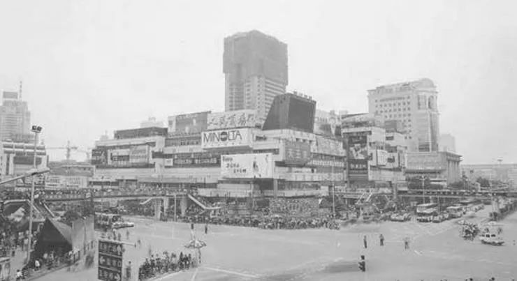 成都那些风靡一时的商场,成都有没有什么濒临倒闭的商场